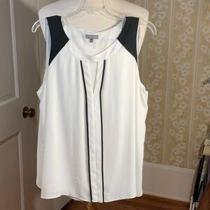 ‼️SALE 3/$25‼️ Vince Camuto top